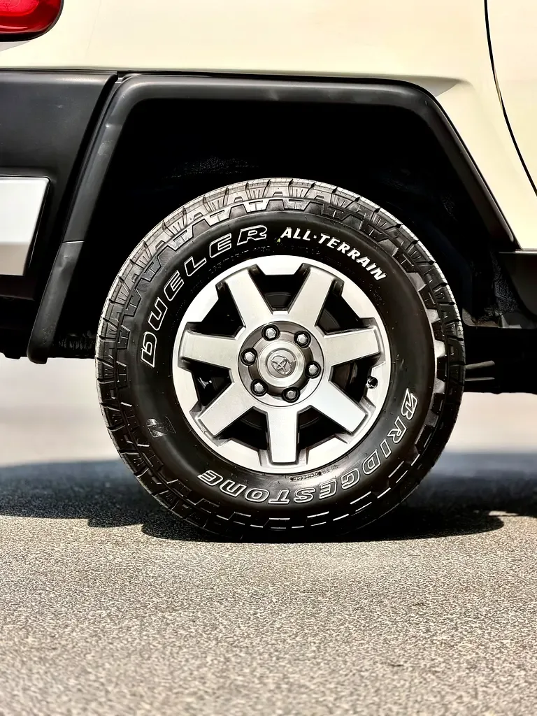 Toyota FJ Cruiser 4.0 AT (264 hp) - 14