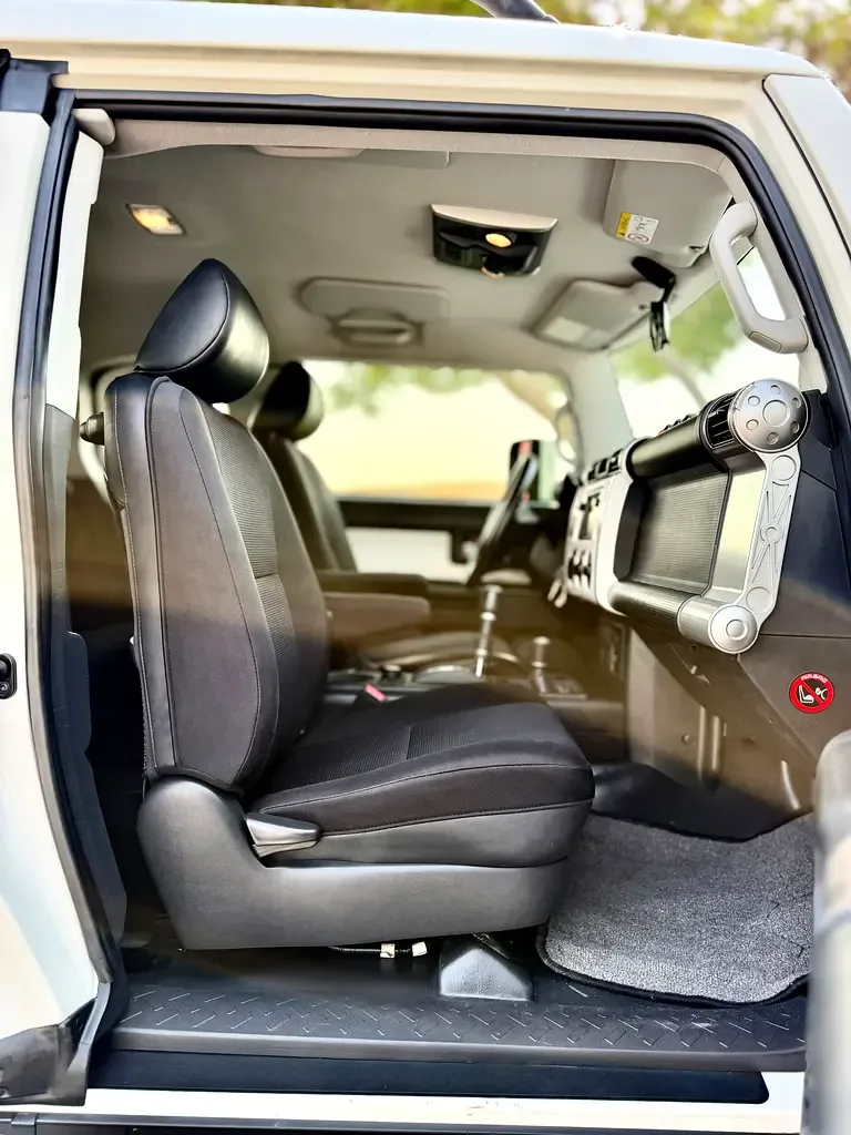 Toyota FJ Cruiser 4.0 AT (264 hp) - 16