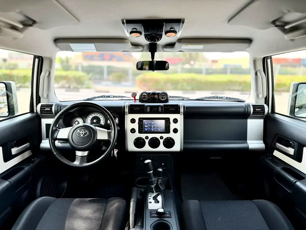 Toyota FJ Cruiser 4.0 AT (264 hp) - 18