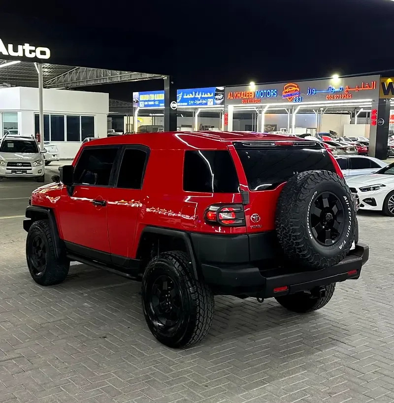 Toyota FJ Cruiser 4.0 AT 4WD (264 hp) - 2