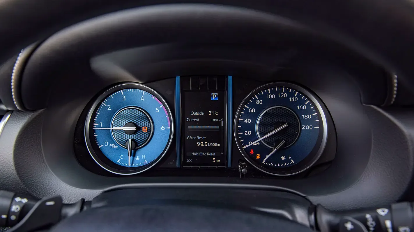 Toyota Fortuner 2.4 AT (150 حصان) - 9