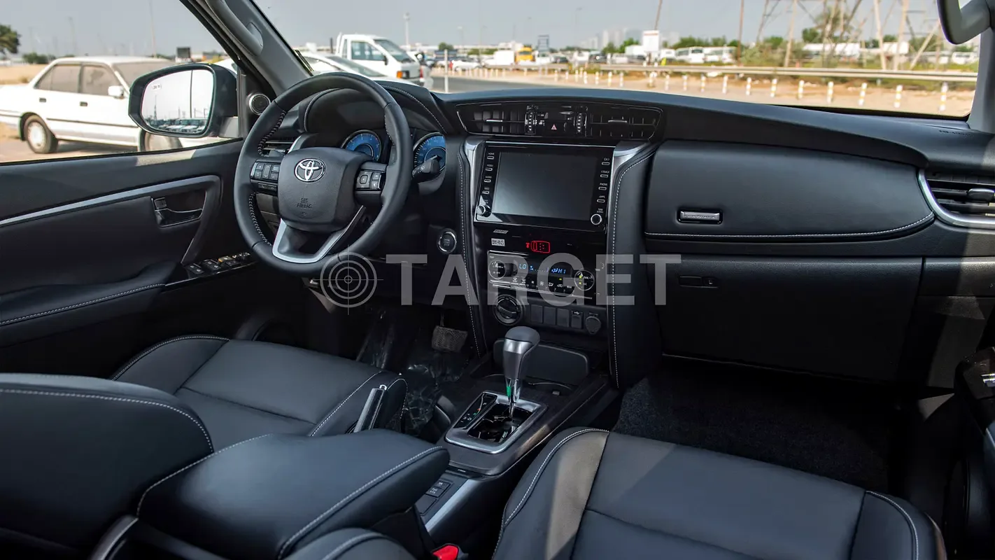 Toyota Fortuner 2.4 AT (150 حصان) - 12