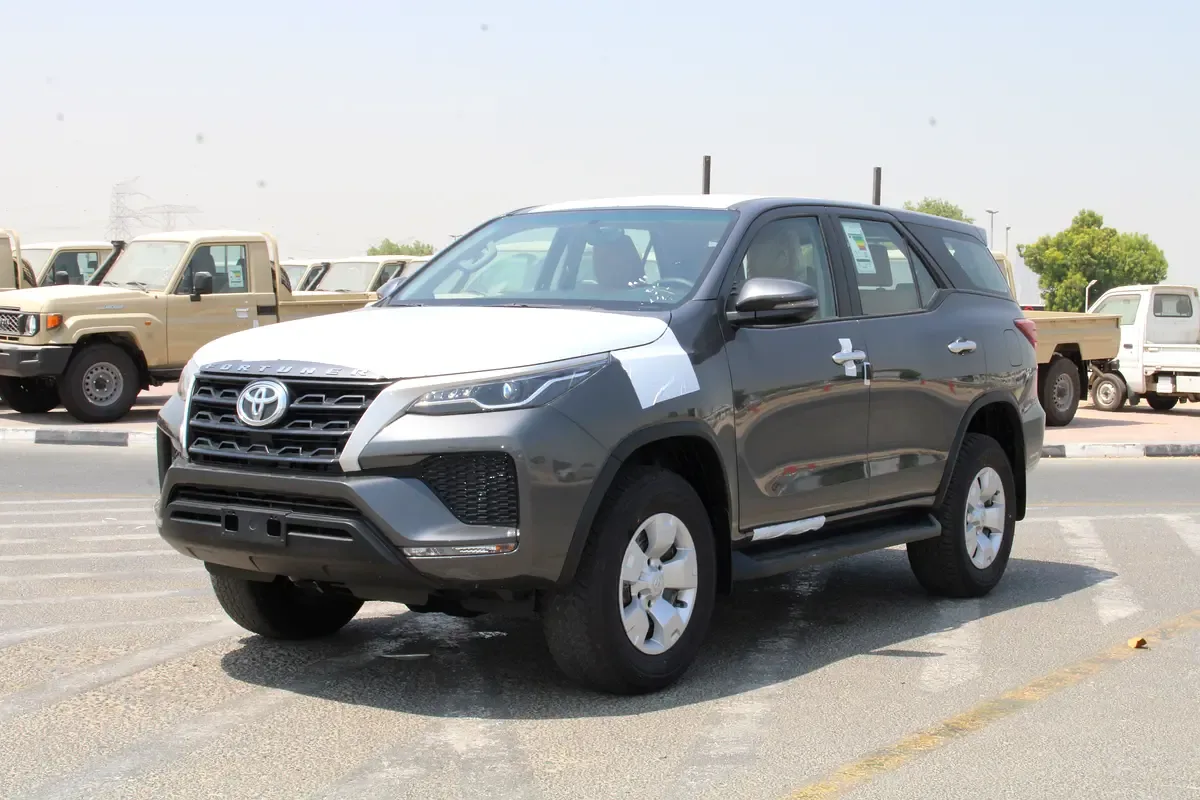 Toyota Fortuner 2.4 AT 4WD (150 hp)