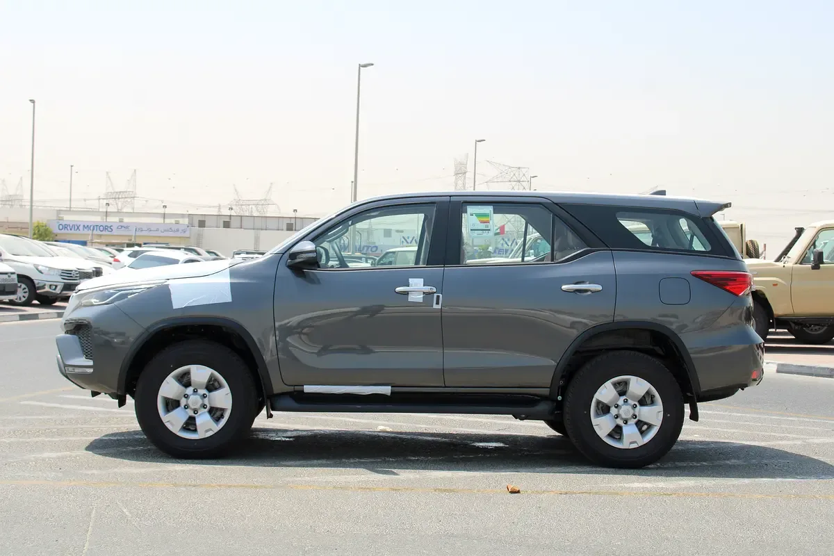 Toyota Fortuner 2.4 AT 4WD (150 حصان) - 3