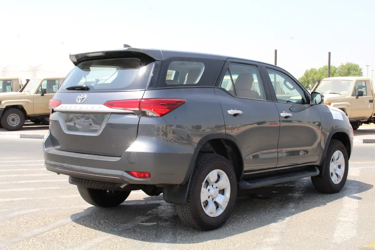 Toyota Fortuner 2.4 AT 4WD (150 حصان) - 4
