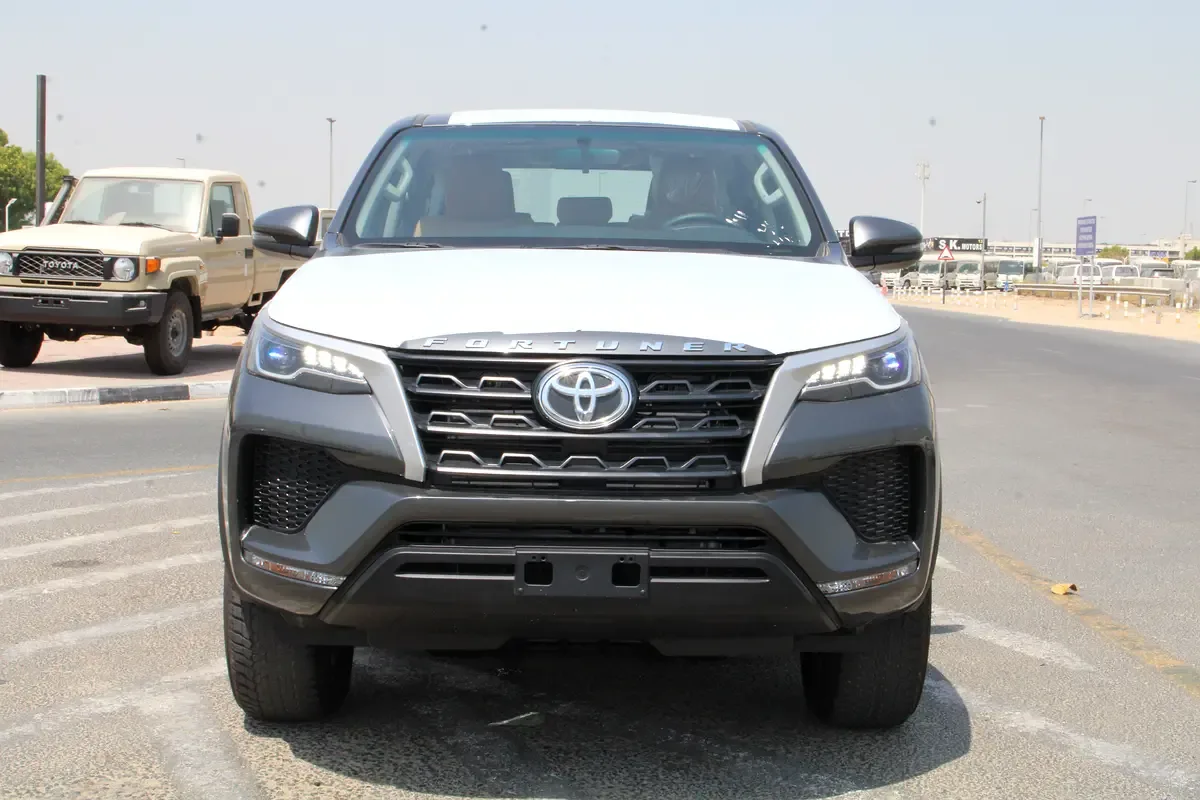 Toyota Fortuner 2.4 AT 4WD (150 حصان) - 2