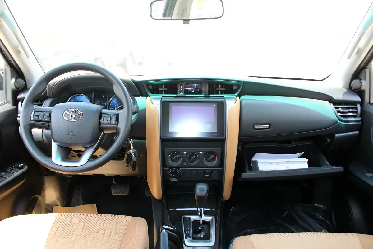 Toyota Fortuner 2.4 AT 4WD (150 حصان) - 8