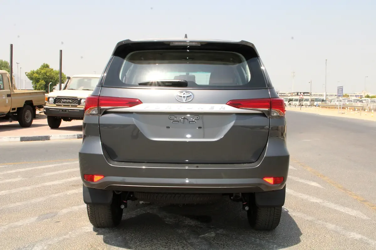 Toyota Fortuner 2.4 AT 4WD (150 حصان) - 5