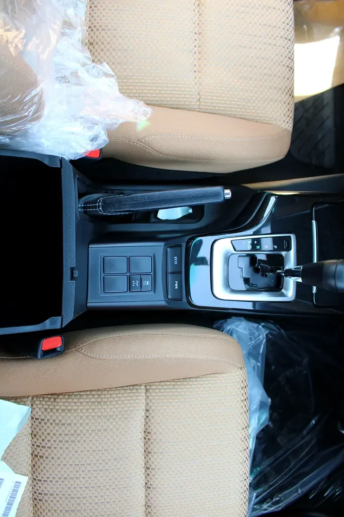 Toyota Fortuner 2.4 AT 4WD (150 حصان) - 14