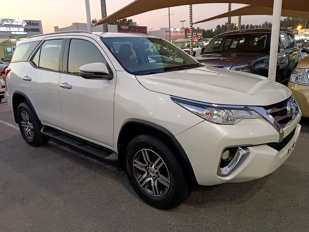 Toyota Fortuner 2.7 AT 2WD (166 hp)