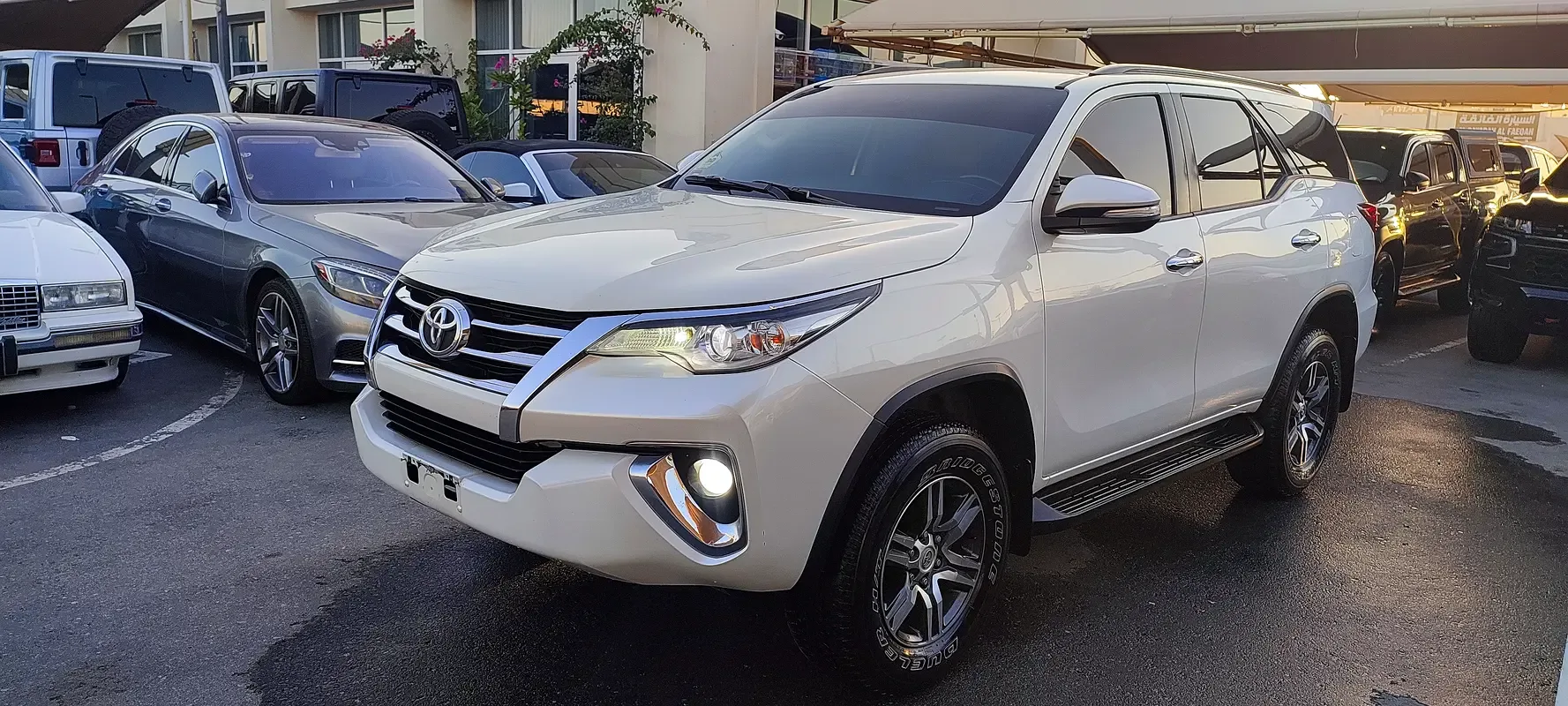 Toyota Fortuner 2.7 AT 2WD (166 hp)