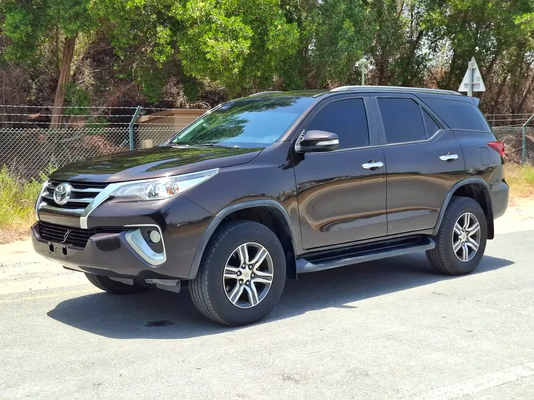 Toyota Fortuner 2.7 AT 2WD (166 hp)