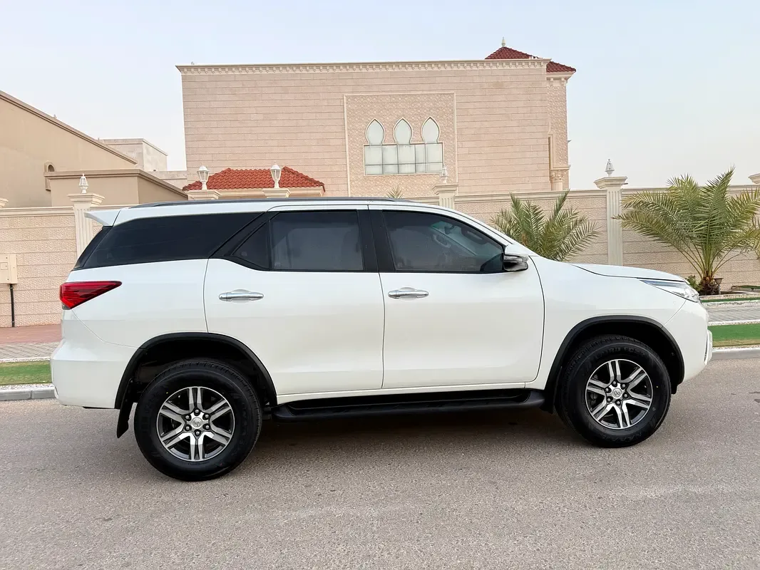 Toyota Fortuner 2.7 AT 2WD (166 hp) - 3