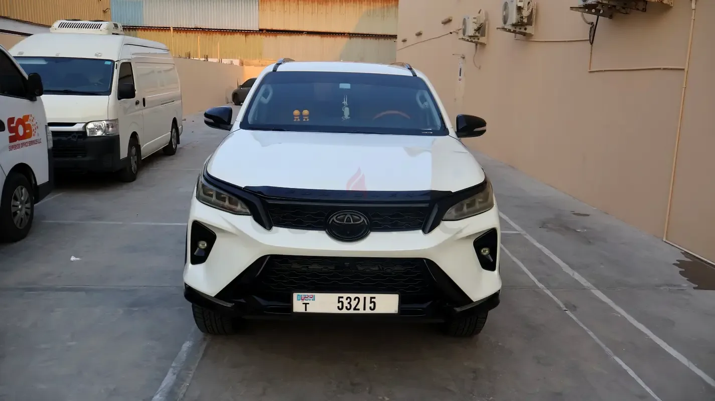 Toyota Fortuner 2.7 AT 2WD (166 hp)