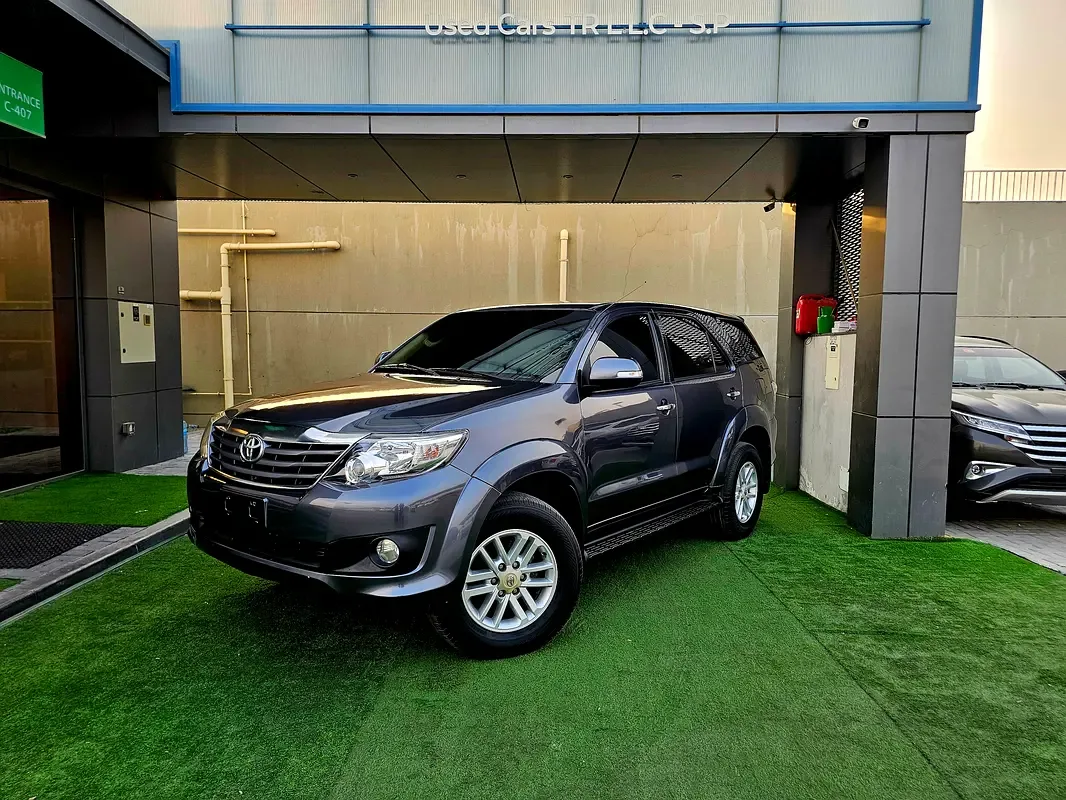 Toyota Fortuner 2.7 AT 4WD (158 hp)