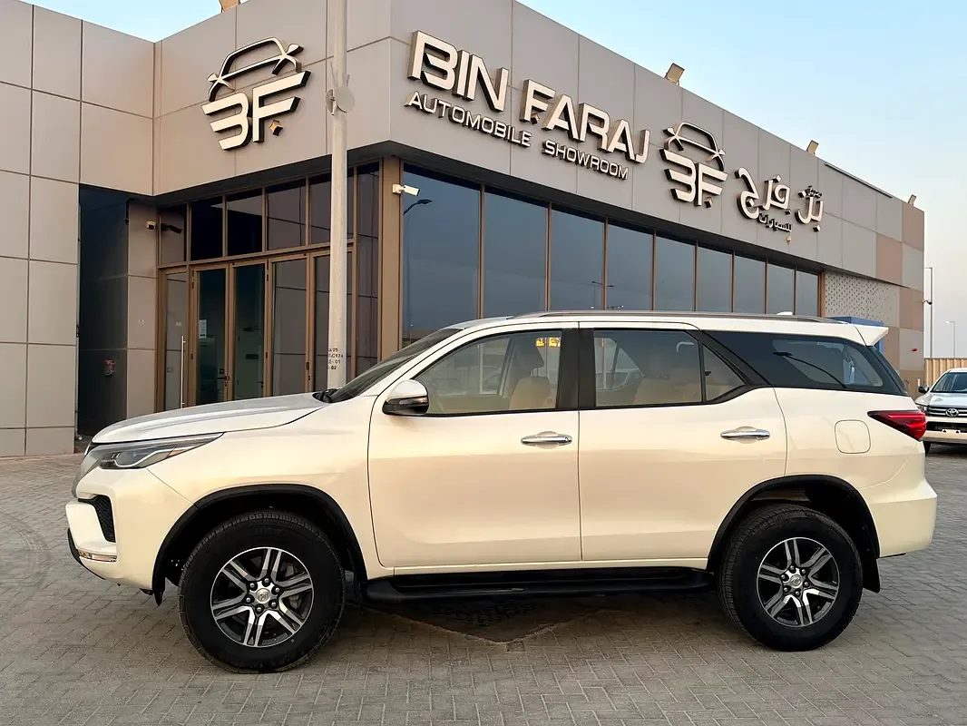 Toyota Fortuner 2.7 AT 4WD (166 hp)