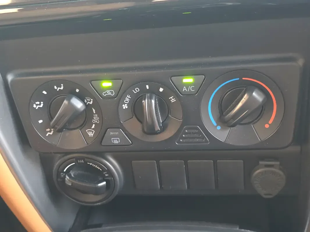 Toyota Fortuner 2.7 AT 4WD (166 حصان) - 10