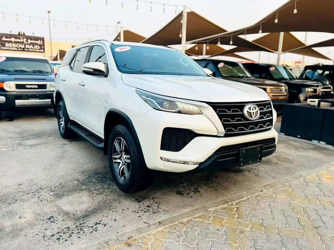 Toyota Fortuner 2.7 AT 4WD (166 حصان) - 3