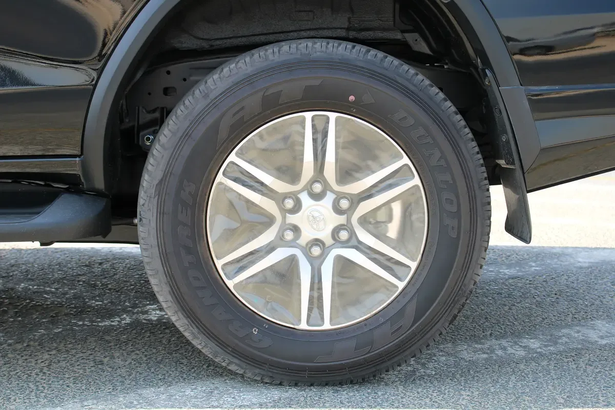 Toyota Fortuner 2.7 AT 4WD (166 حصان) - 5