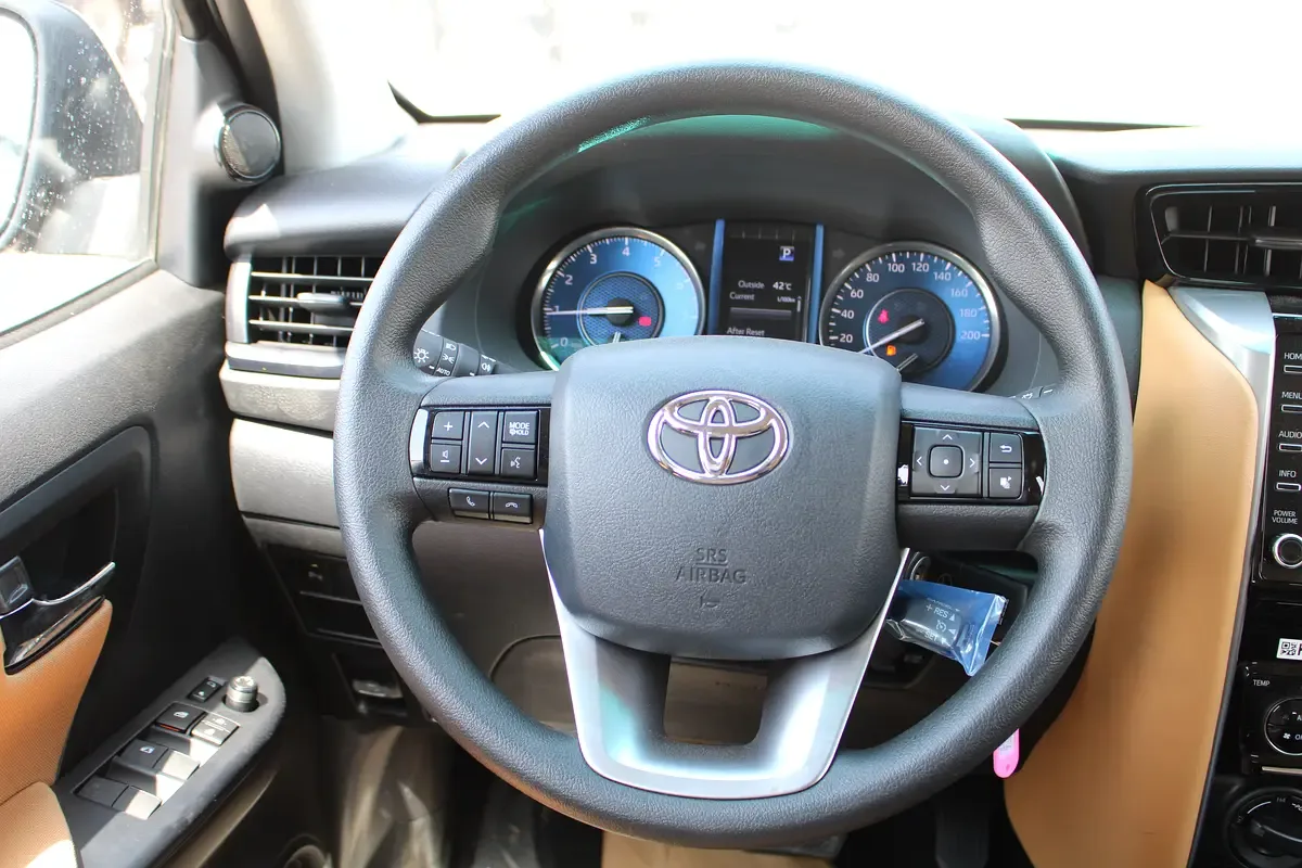 Toyota Fortuner 2.7 AT 4WD (166 حصان) - 9
