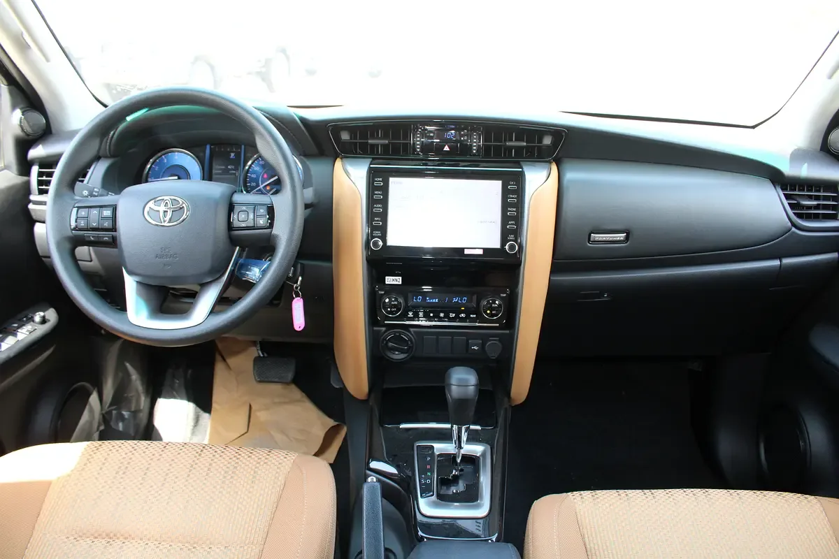 Toyota Fortuner 2.7 AT 4WD (166 حصان) - 8