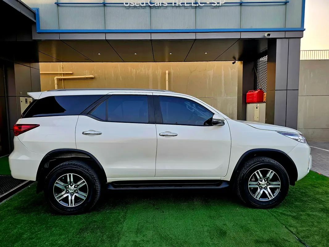 Toyota Fortuner 2.7 AT 4WD (166 حصان) - 4