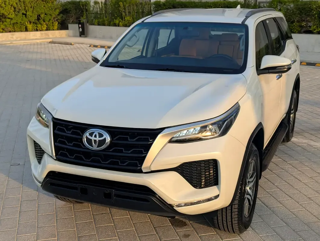 Toyota Fortuner 2.7 AT 4WD (166 حصان) - 3