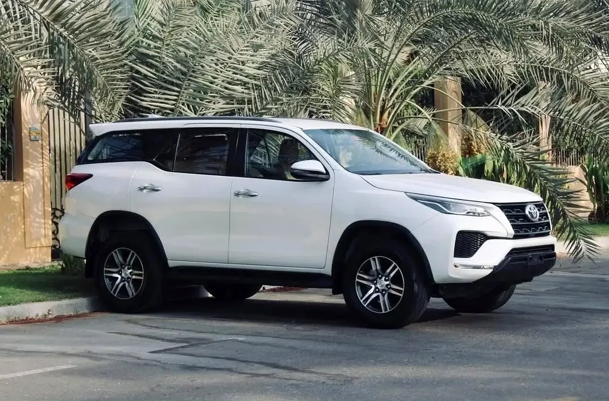 Toyota Fortuner 2.7 AT 4WD (166 حصان) - 4