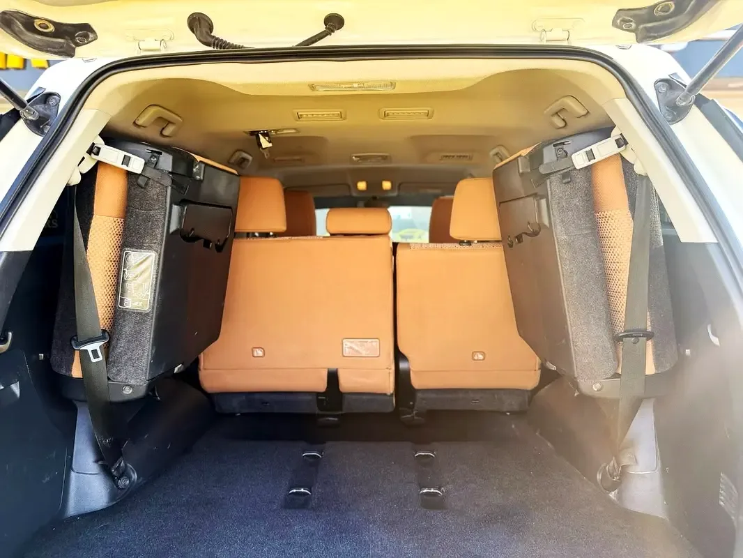 Toyota Fortuner 2.7 AT 4WD (166 حصان) - 9