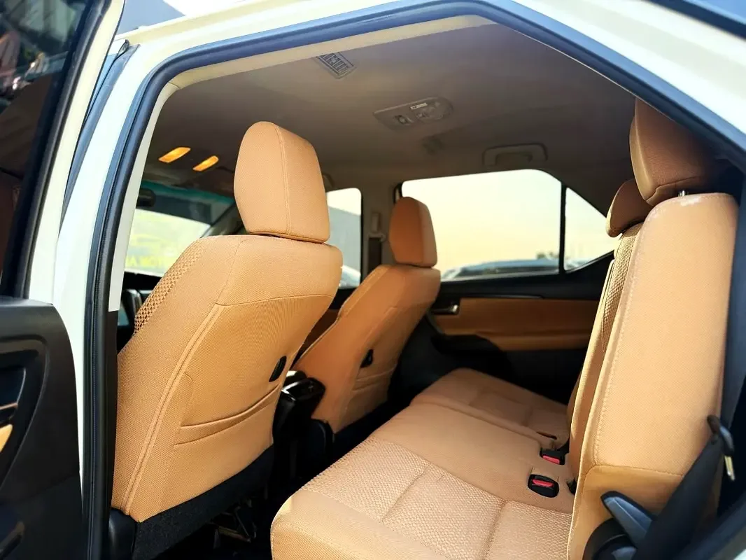 Toyota Fortuner 2.7 AT 4WD (166 حصان) - 10