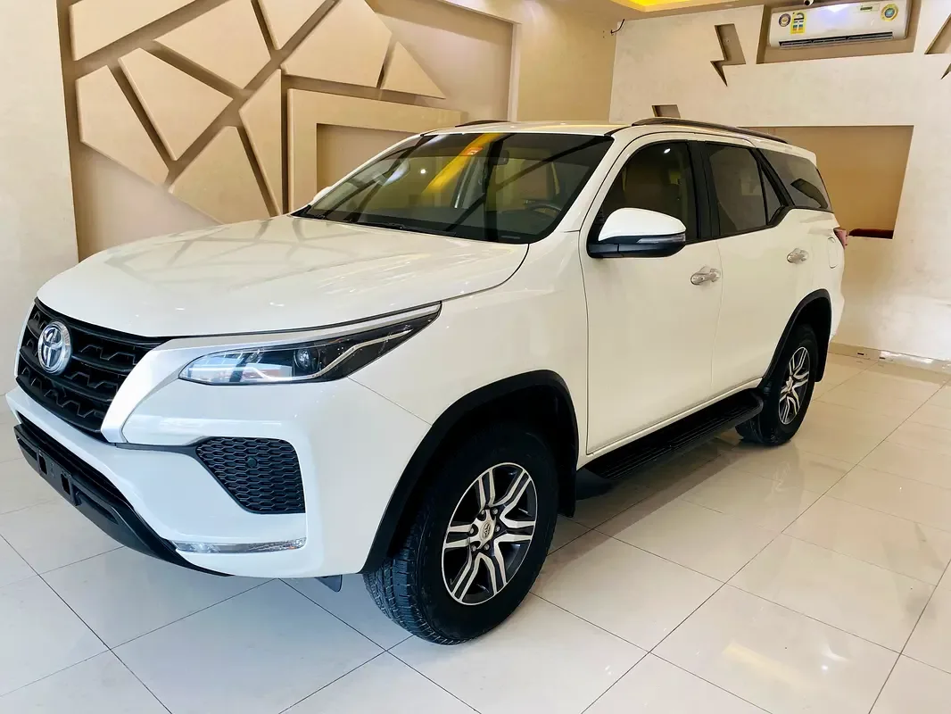 Toyota Fortuner 2.7 AT 4WD (166 حصان) - 2