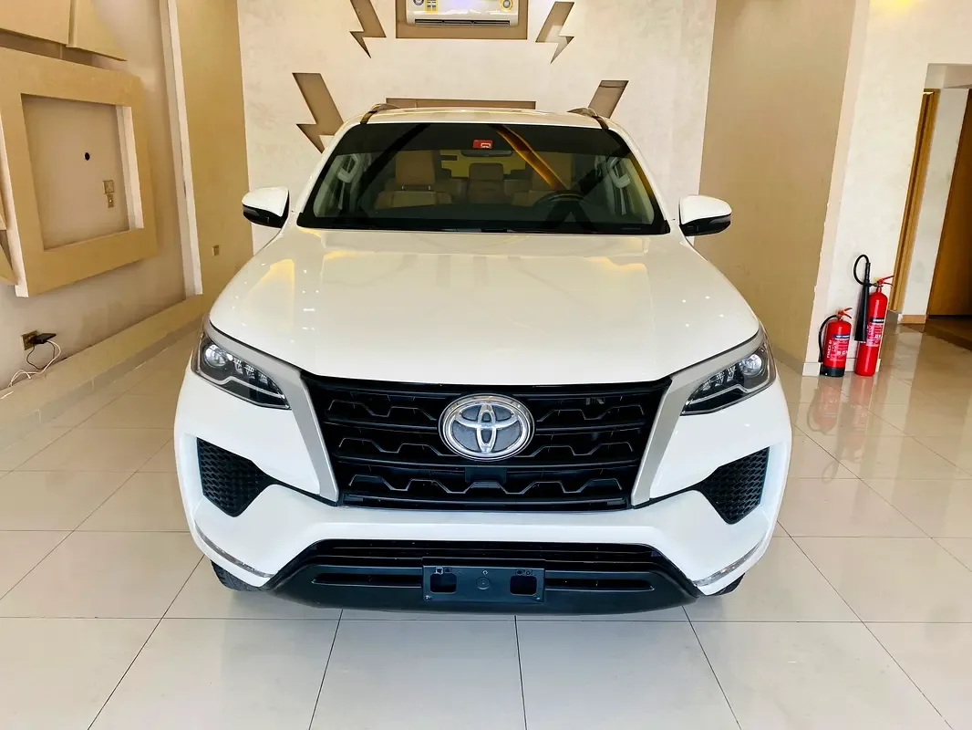 Toyota Fortuner 2.7 AT 4WD (166 حصان) - 4