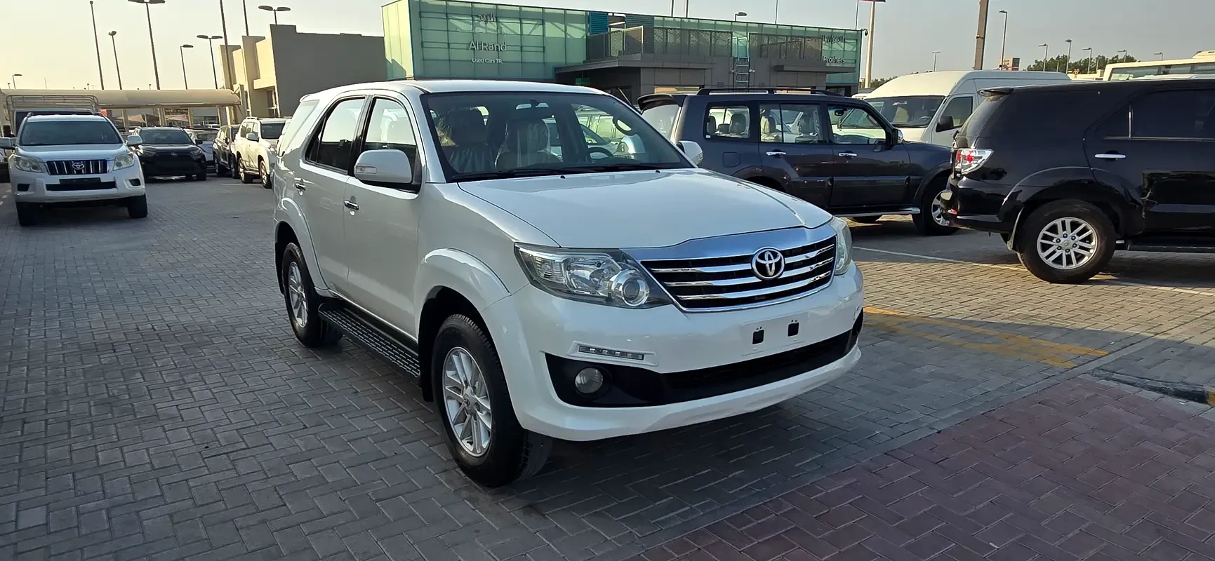 Toyota Fortuner 2.7 AT RWD (160 hp)