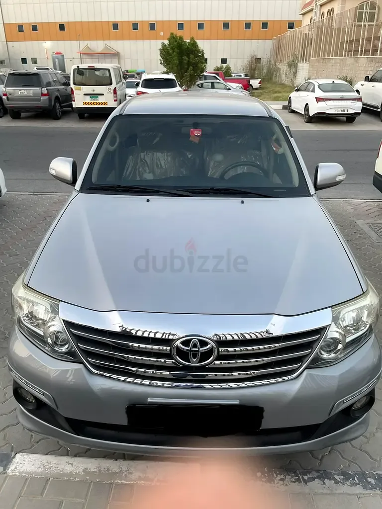 Toyota Fortuner 2.7 AT RWD (160 hp)
