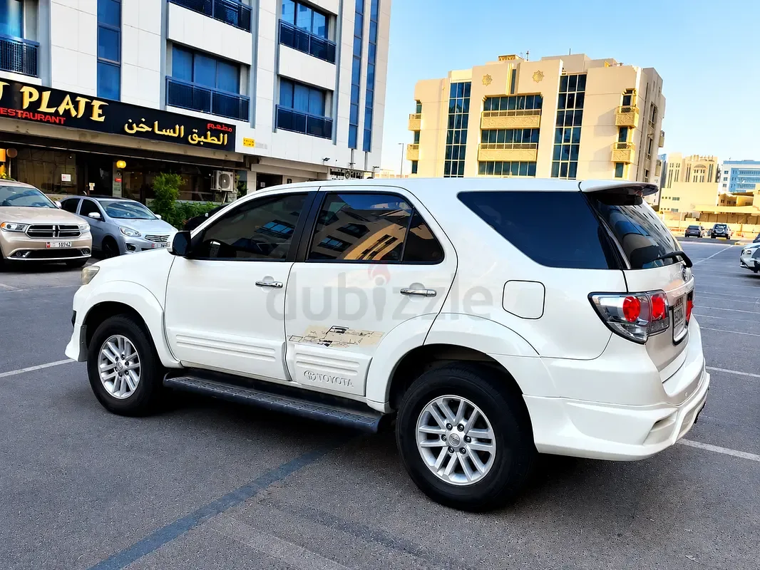 Toyota Fortuner 2.7 AT RWD (160 hp)