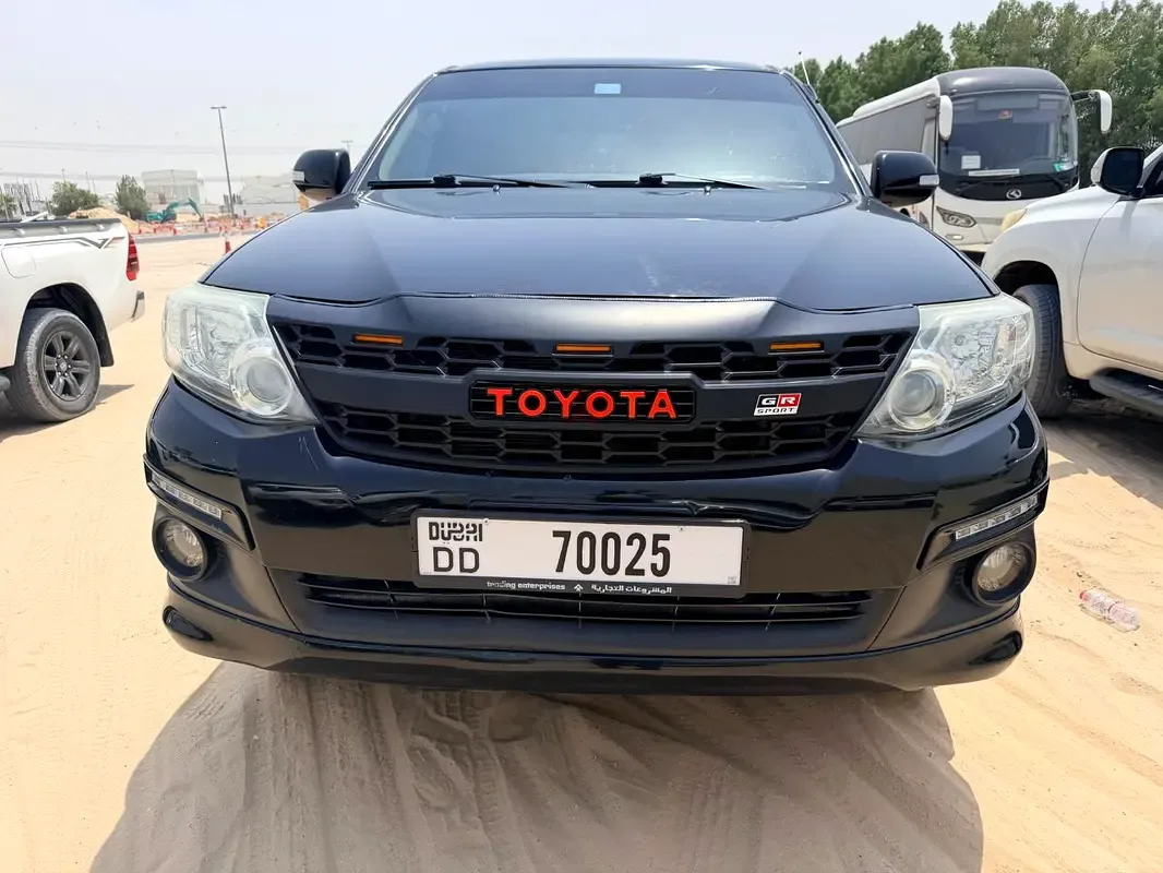 Toyota Fortuner 2.7 AT RWD (160 hp)