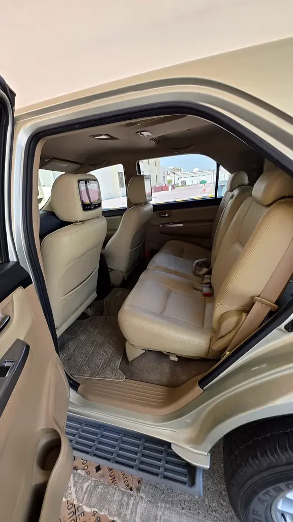 Toyota Fortuner 2.7 AT RWD (160 hp) - 7