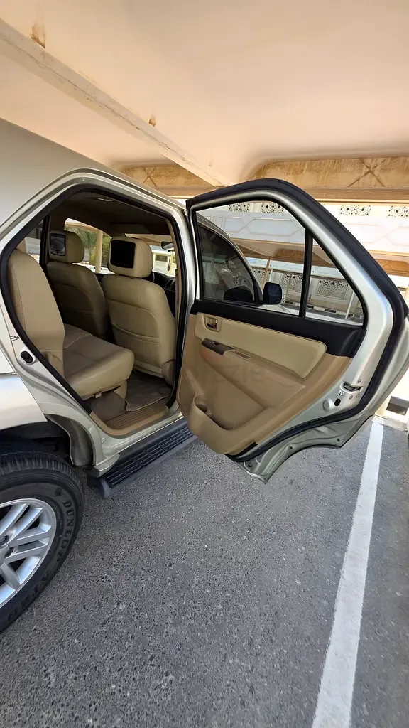Toyota Fortuner 2.7 AT RWD (160 hp) - 13