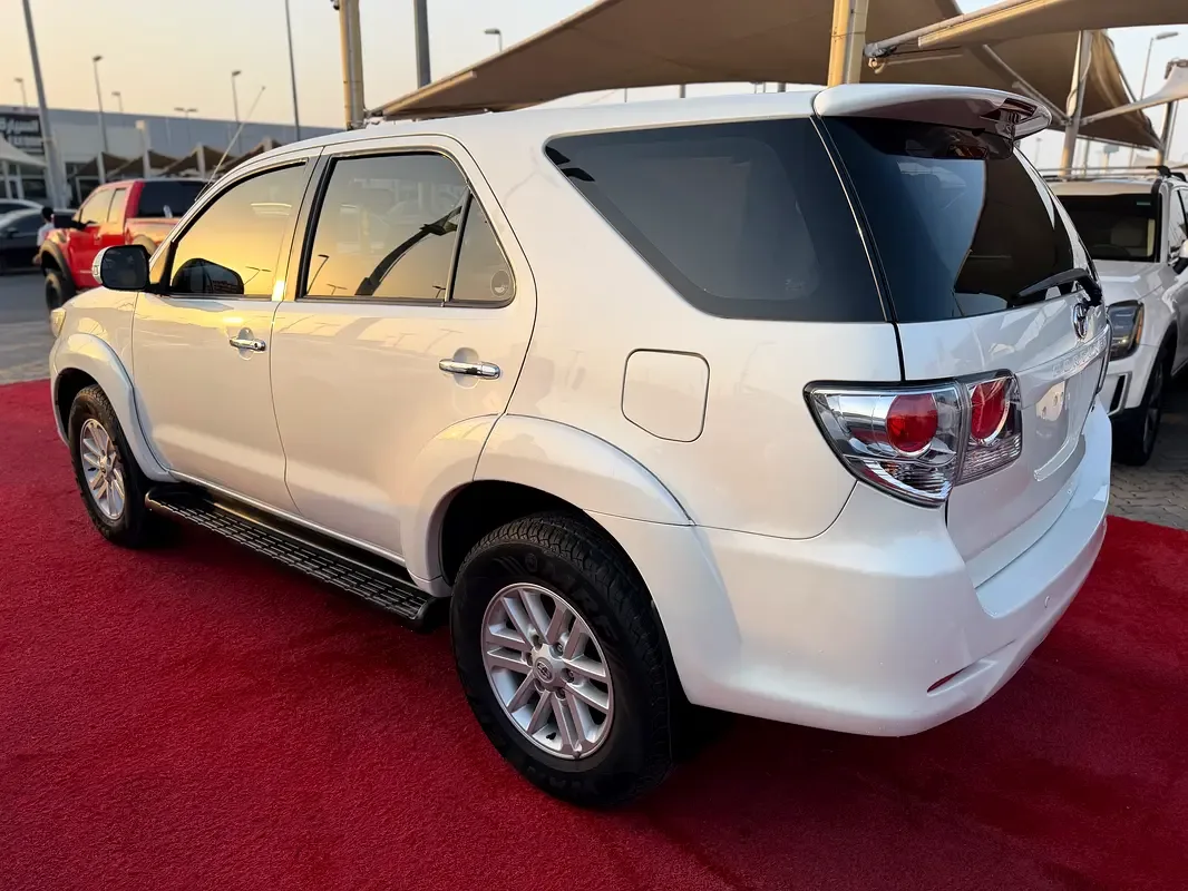 Toyota Fortuner 2.7 AT RWD (160 حصان) - 11