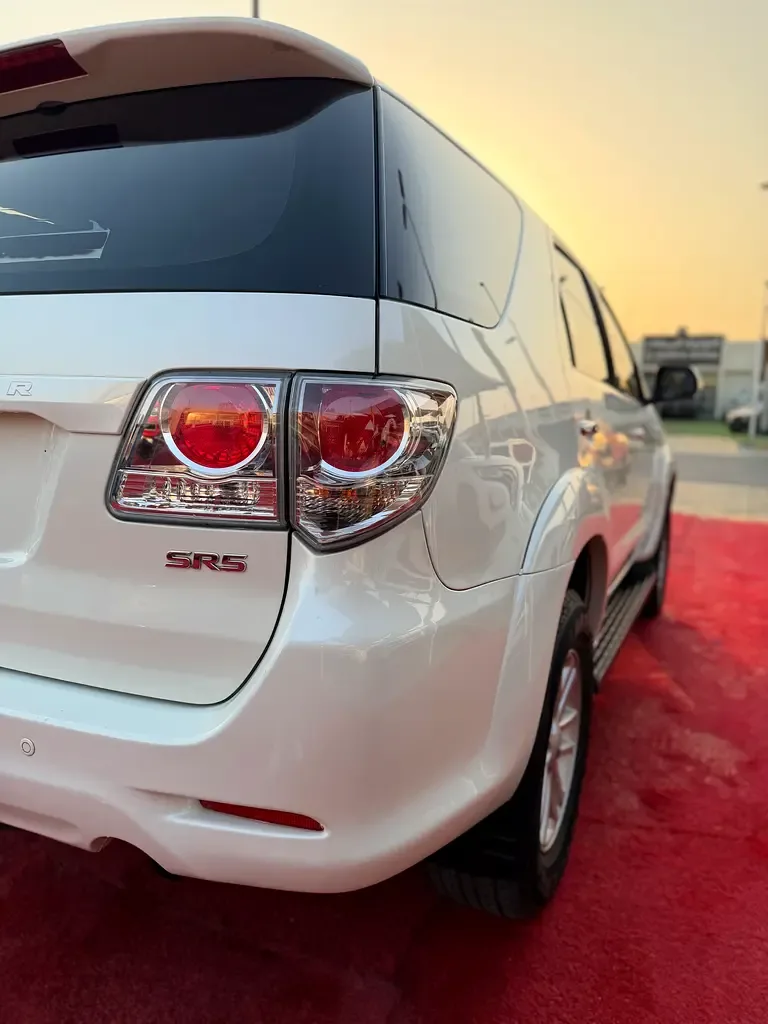 Toyota Fortuner 2.7 AT RWD (160 حصان) - 10