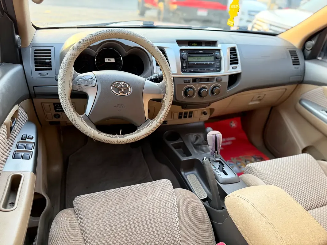 Toyota Fortuner 2.7 AT RWD (160 حصان) - 13