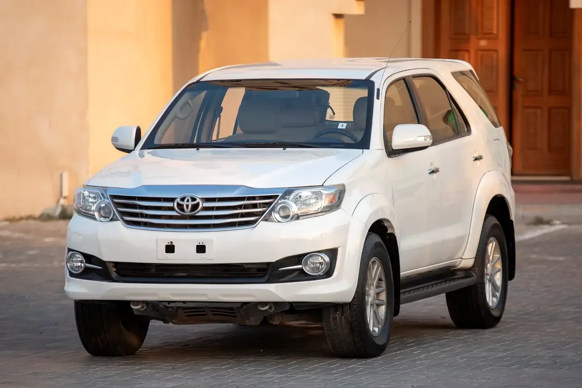 Toyota Fortuner 2.7 AT RWD (160 hp) - 3