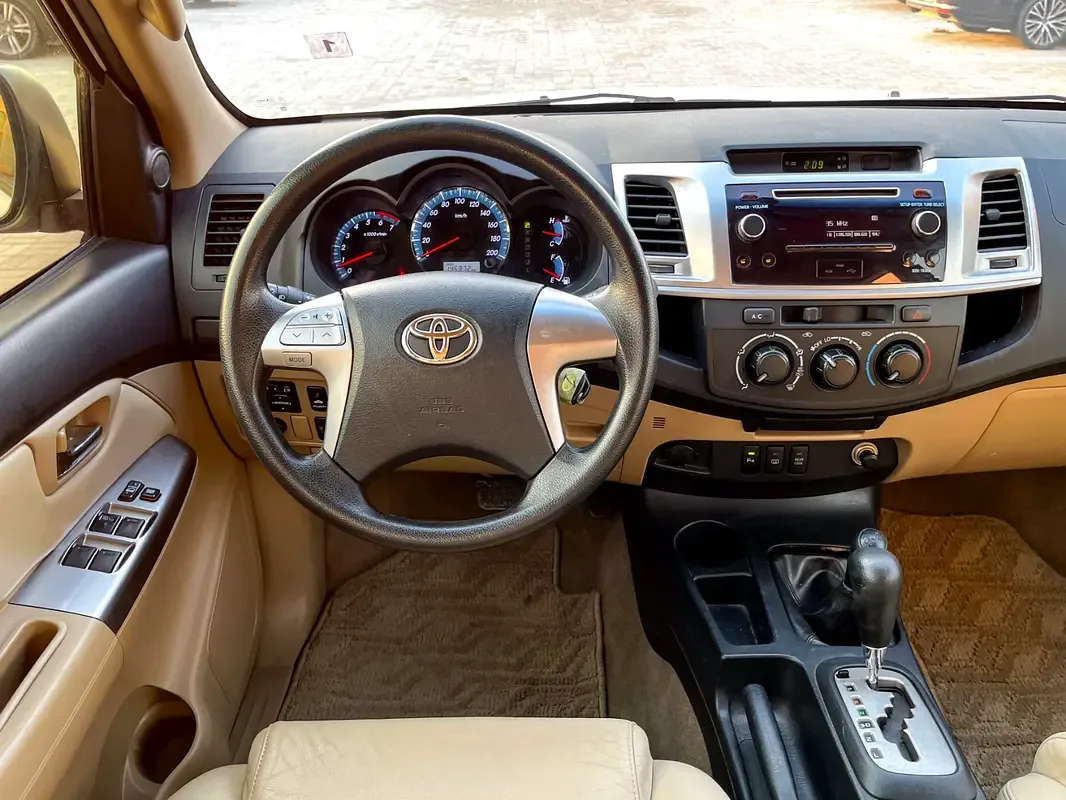 Toyota Fortuner 2.7 AT RWD (160 hp) - 10