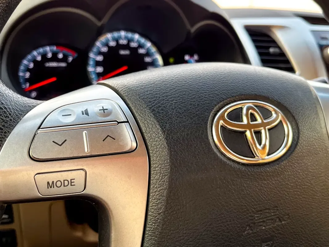 Toyota Fortuner 2.7 AT RWD (160 hp) - 11