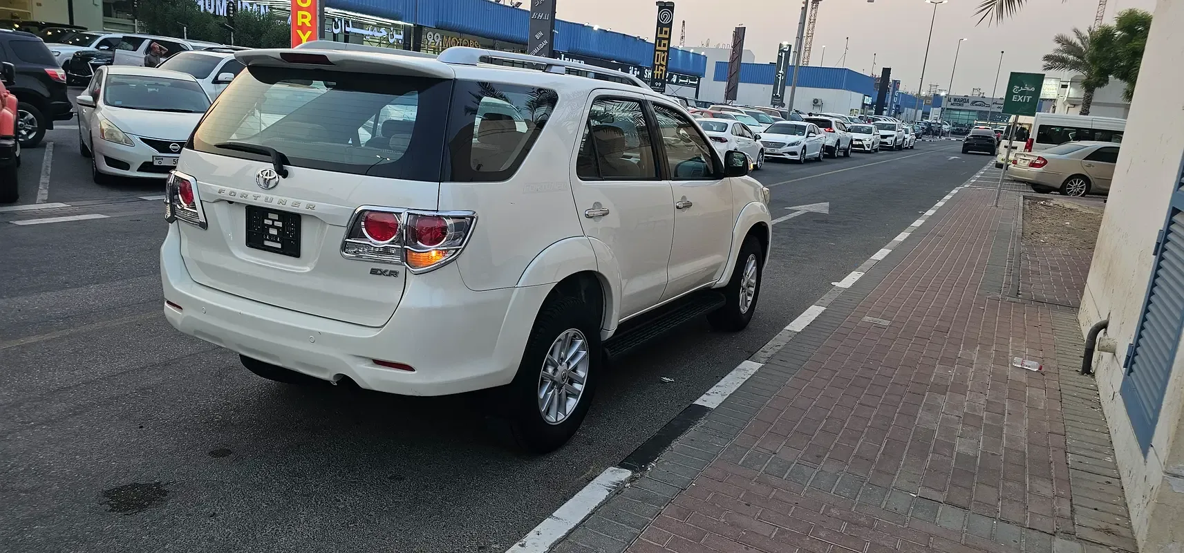 Toyota Fortuner 2.7 AT RWD (160 hp)