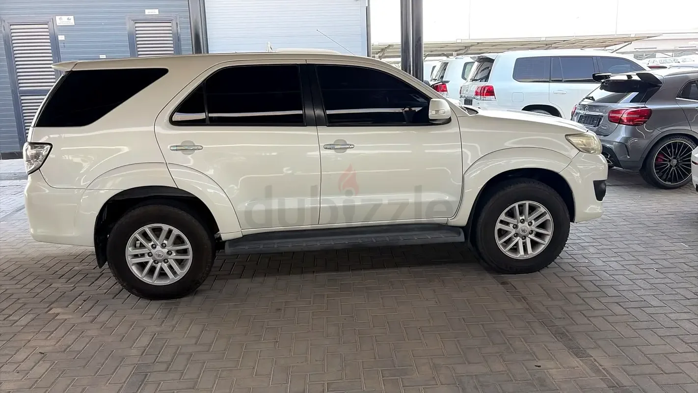Toyota Fortuner 2.7 AT RWD (160 حصان) - 3