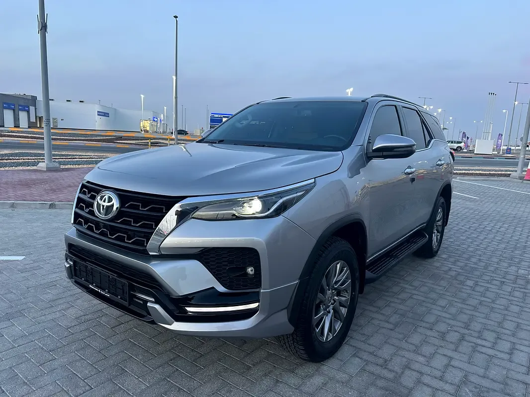 Toyota Fortuner 4.0 AT 4WD (238 hp)