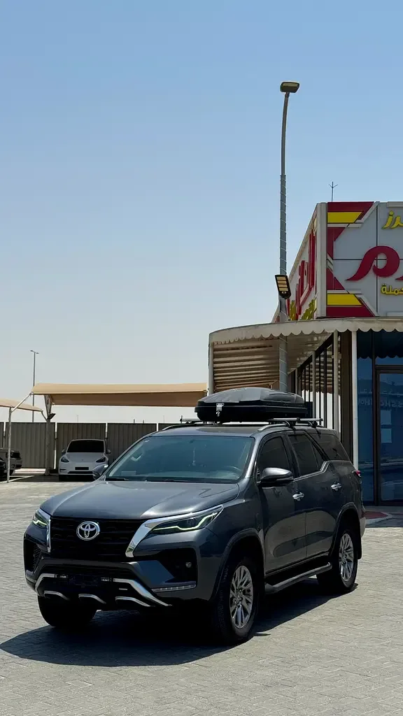 Toyota Fortuner 4.0 AT 4WD (238 hp)