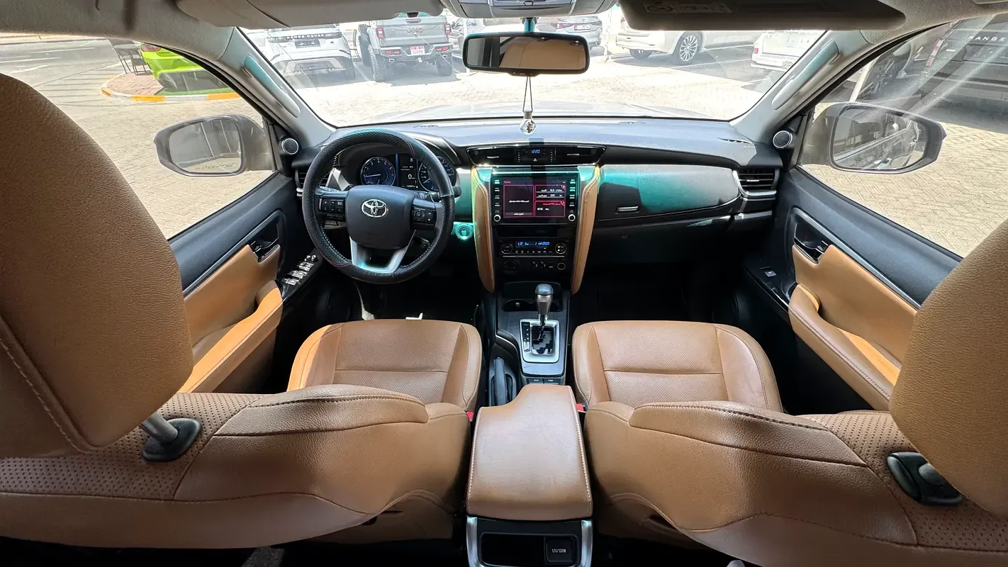 Toyota Fortuner 4.0 AT 4WD (238 hp) - 11