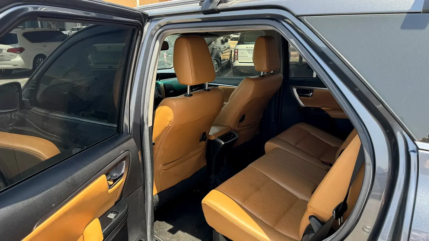 Toyota Fortuner 4.0 AT 4WD (238 hp) - 14